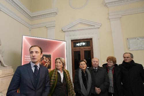 Il governatore del Friuli Venezia Giulia, Massimiliano Fedriga, inaugura la mostra "Un tesoro sconosciuto in un Palazzo da scoprire" assieme a (da sx a dx): la presidente della Fondazione CRTrieste, Tiziana Benussi, la presidente della Fondazione Cassa di Risparmio di Gorizia, Roberta Demartin, il direttore dei Musei diocesani e gallerie del Tiepolo di Udine, Giuseppe Bergamini, l'assessore regionale alla Cultura, Tiziana Gibelli, e il pesidente della Fondazione Friuli, Giuseppe Morandini - Trieste, 3 dicembre 2018